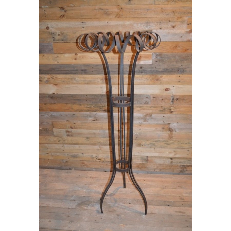 Kunstwerk van metaal erg mooi voor bloemschikken-1