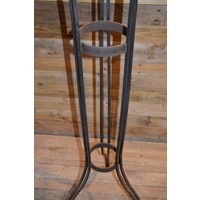thumb-Smeedijzeren decoratiekrans op metalen driepoot-4