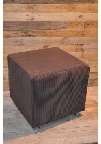 Vintage hocker op wieltjes 