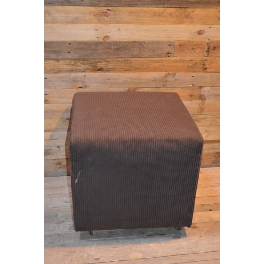 Vintage vierkante hocker met wieltjes – Donkerbruine ribstof poef-2