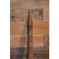 thumb-Antieke houten spinrok met sierlijk bewerkte staander – Wol en vlas werktuig-2