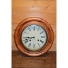 LoodsVol, Tweedehands Vintage ronde hangklok met massief houten lijst