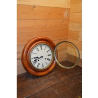 thumb-Vintage ronde hangklok met massief houten lijst-2