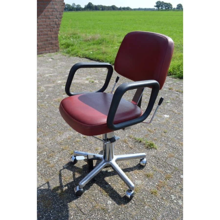 Kappersstoel verrijdbaar verstelbaar uit 1990-1
