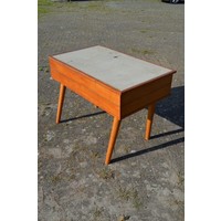 Retro tekentafel of bureau verstelbaar