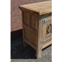 thumb-Kasteel dressoir met veel houtsnijwerk blank gestraald-7