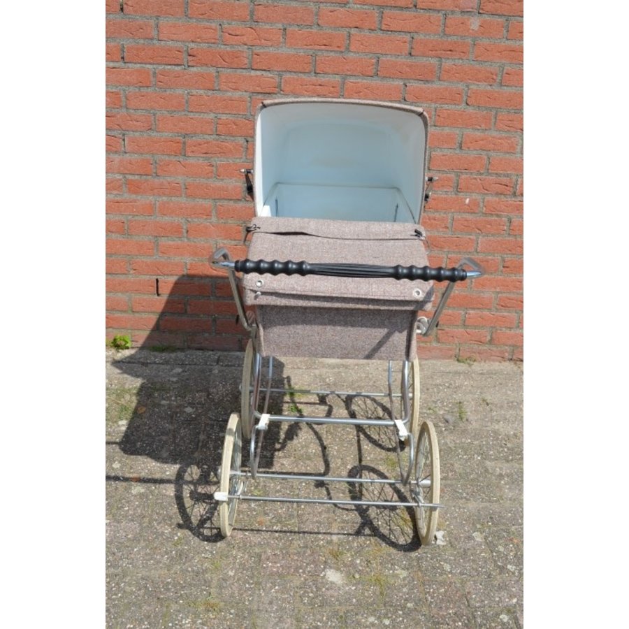 Retro kinderwagen met afneembare reiswieg-3