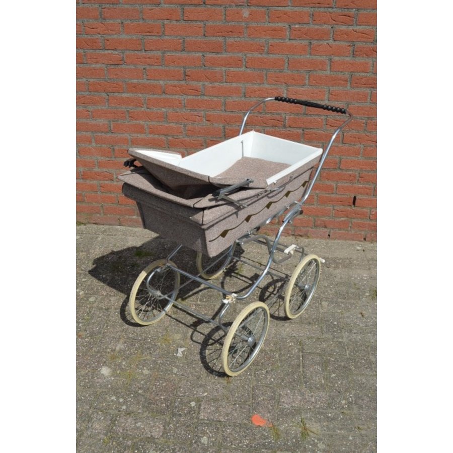 Retro kinderwagen met afneembare reiswieg-4