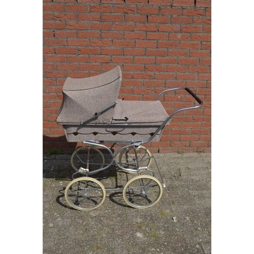 Retro kinderwagen 