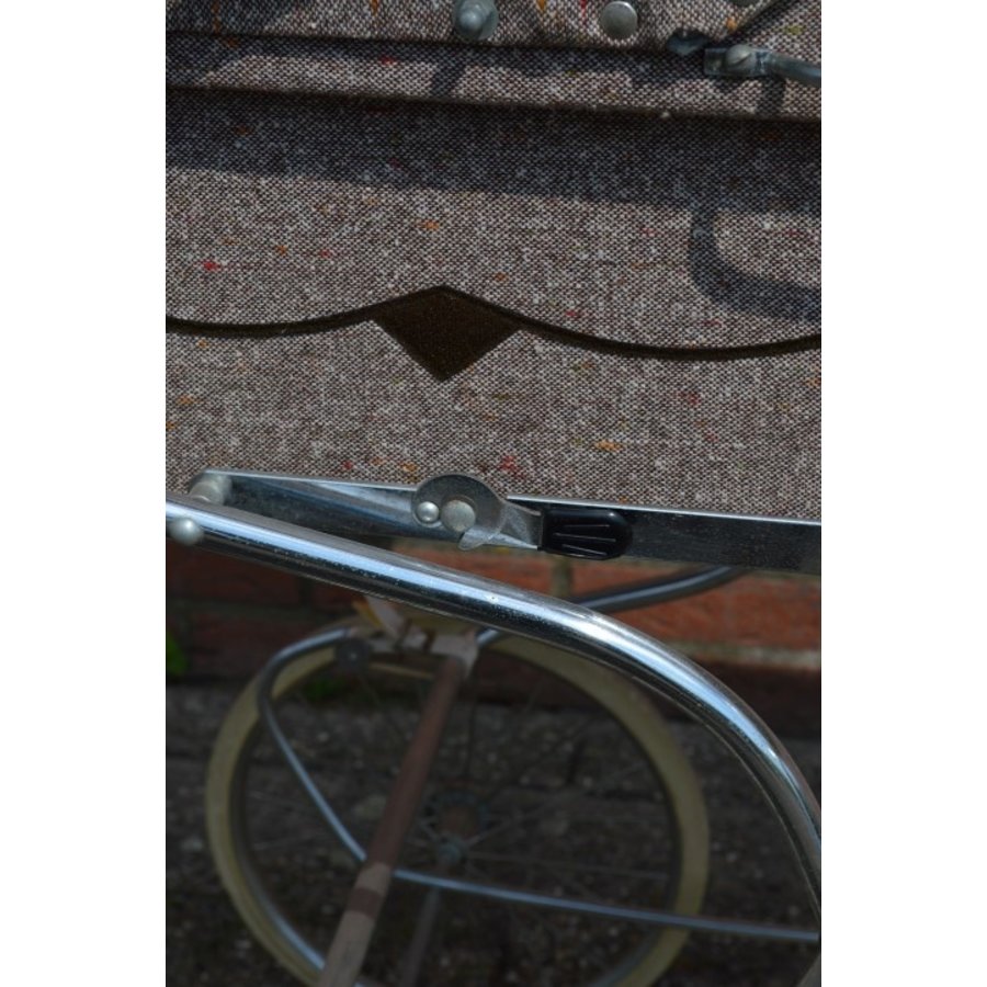 Retro kinderwagen met afneembare reiswieg-6