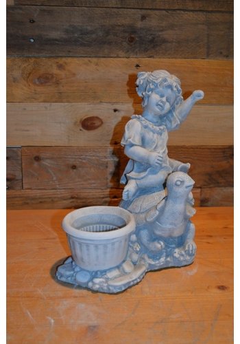 Betonnen beeld Meisje op schildpad bloembak 