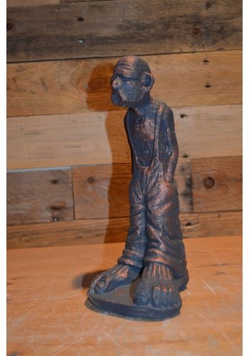 Betonnen beeld Opa Platvoet 