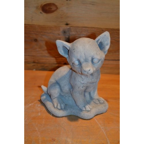 Betonnen beeldje Zittende Chihuahua 