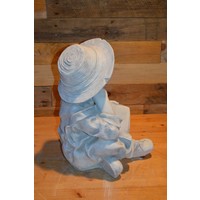 thumb-Betonnen tuinbeeld van een jongen met boek in kleermakerszit-4