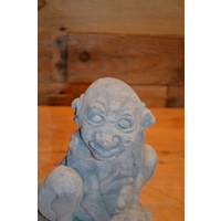 thumb-Betonnen beeld van hurkende trol in denkpose-5