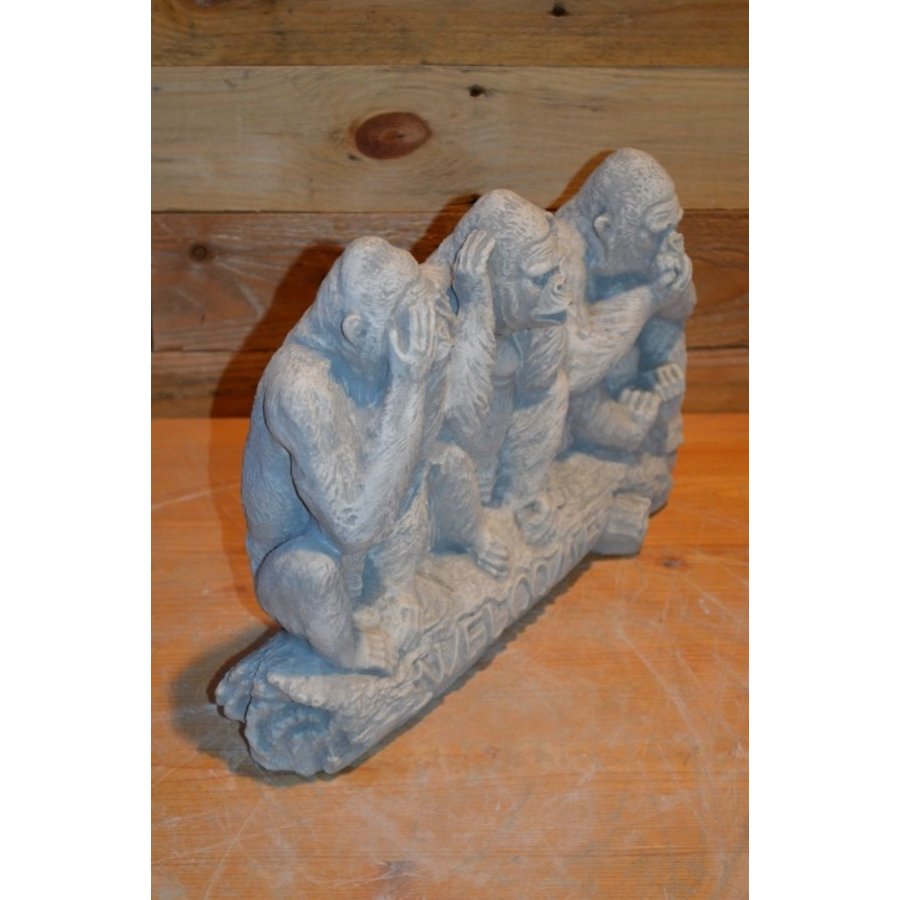 Betonnen beeld van drie apen die zien, horen en zwijgen uitbeelden-5