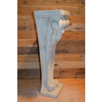 thumb-Gipsen zuil met engel als plantenstandaard of sokkel-2