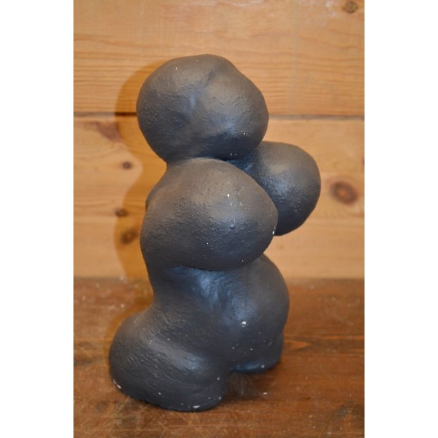 Kunstzinnig beeld van Moeder Aarde of vruchtbaarheidsgodin-2