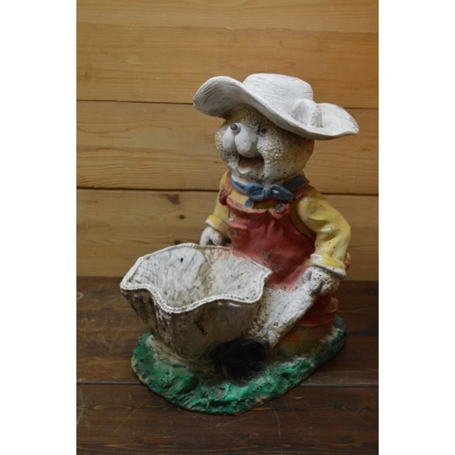 Vintage polyester tuinbeeld van een beer met kruiwagen als plantenbak-1