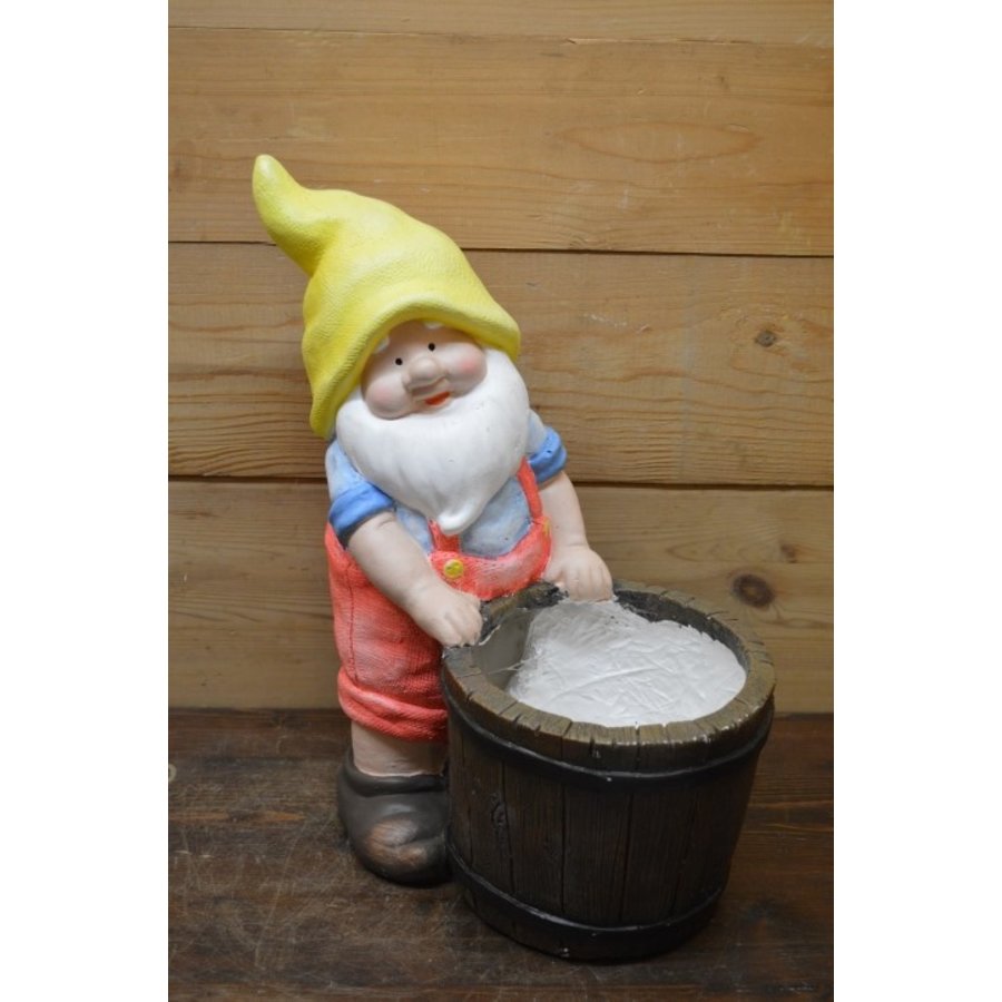 Kabouterbeeld met houten ton als plantenbak voor binnen-1