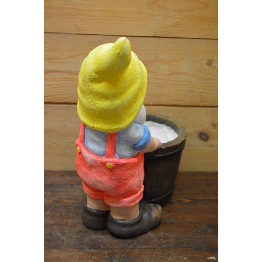 Vintage kabouter met ton als plantenbak-3