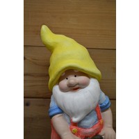 thumb-Kabouterbeeld met houten ton als plantenbak voor binnen-4