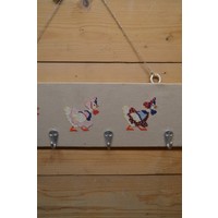 thumb-Brocante kinder kapstok met geborduurd paneel-3
