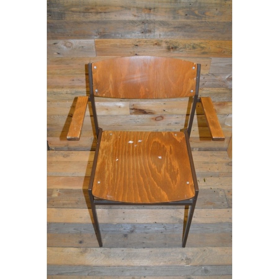 Retro armstoel met metalen frame en houten zitting-5