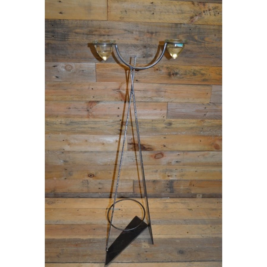 Metalen design kandelaar met 2 glazen houders-1