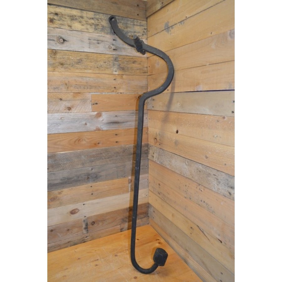 Smeedijzeren handvat van antieke handpomp-1