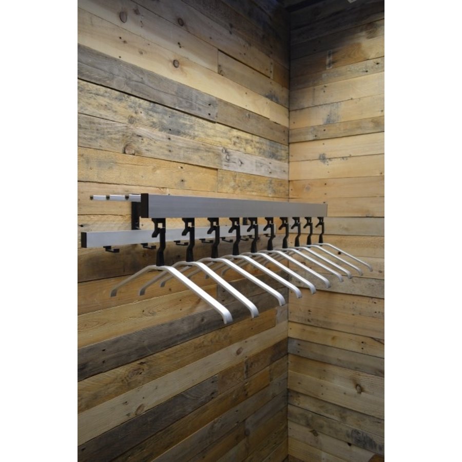 Aluminium wandkapstok industrieel met kleerhangers-1