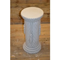 thumb-Betonnen ronde pilaar met koord en kwastjes – sokkel voor vaas of beeld-3