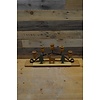 LoodsVol, Tweedehands Decoratieve ijzeren kandelaar met houten figuurtjes en vijf houders