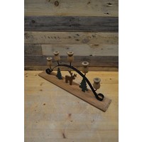 thumb-Decoratieve kandelaar van metaal en hout met figuurtjes en vijf houders-3