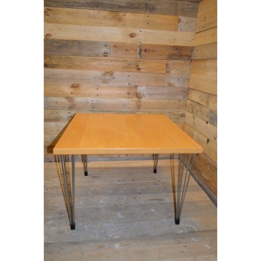 Fritz Hansen Pin-Age bijzettafel Arne Jacobsen-1