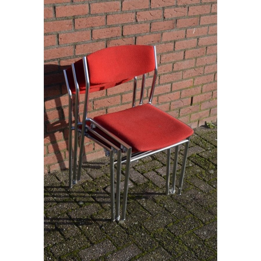 3 stoelen stapelbaar metalen frame  met rode bekleding-5