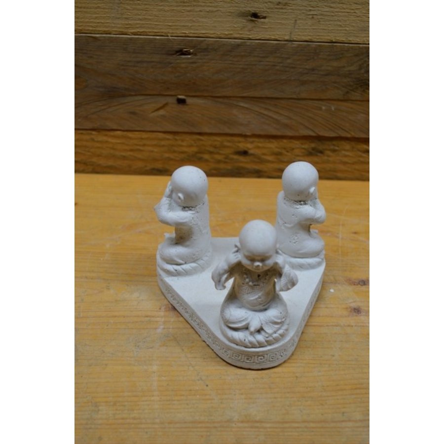 Betonnen beeld met drie boeddha’s – horen, zien en zwijgen – met waxinelichthouder-3