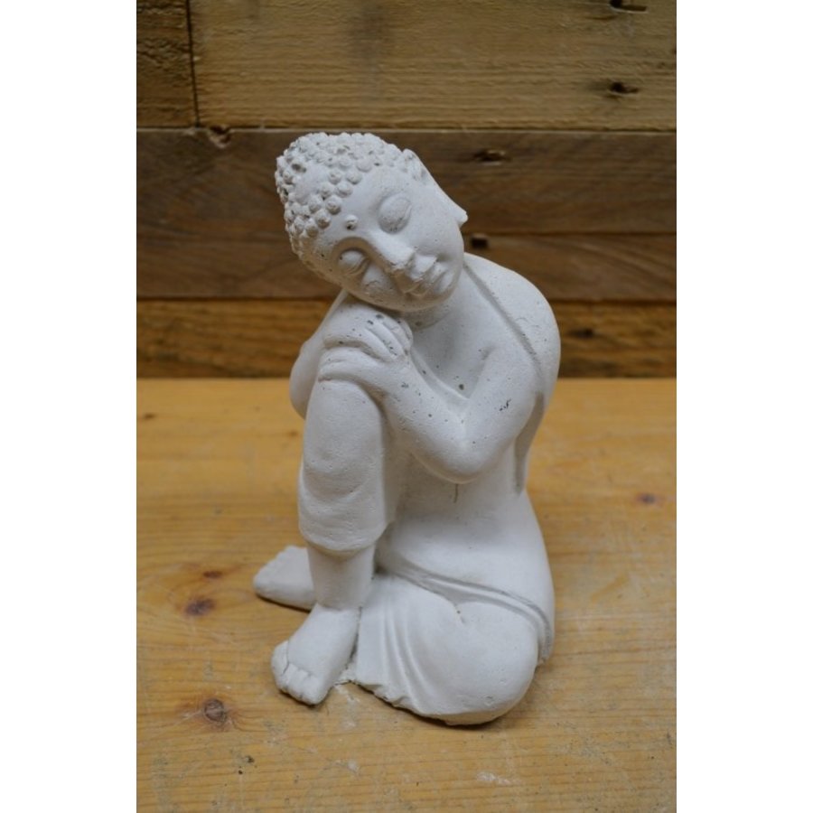 Betonnen Shiva Boeddha – symbool van welzijn en kennis – met herstelsporen-1