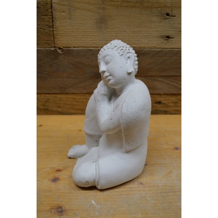 Betonnen Shiva Boeddha – symbool van welzijn en kennis – met herstelsporen-2