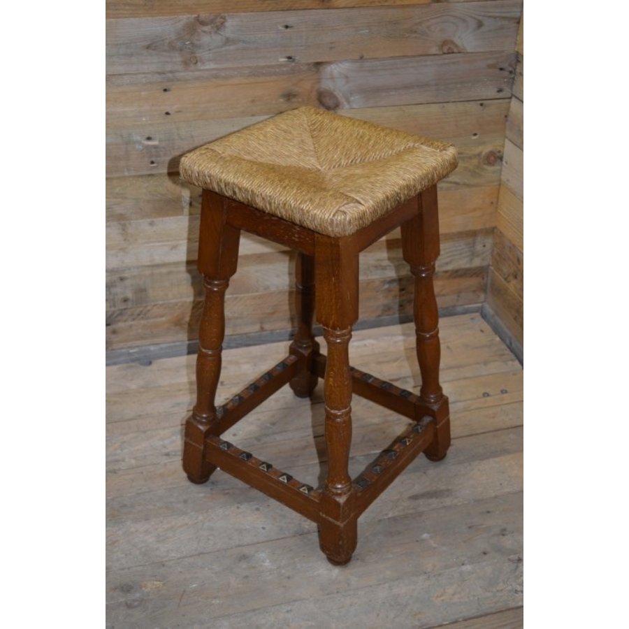 Vintage houten kruk met biezen mat-4