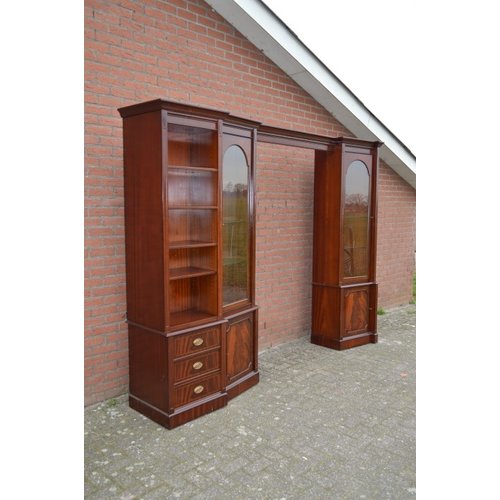 Wandkast met opening 