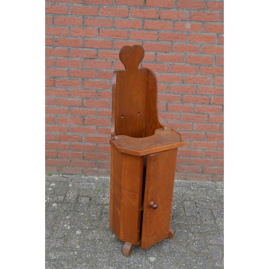 Antieke massief eiken kinderstoel met opbergruimte-1