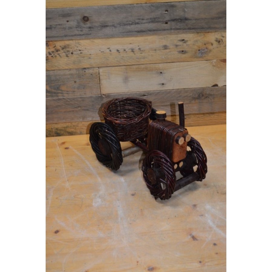 Kleine trekker met wilgentenen mandje-1