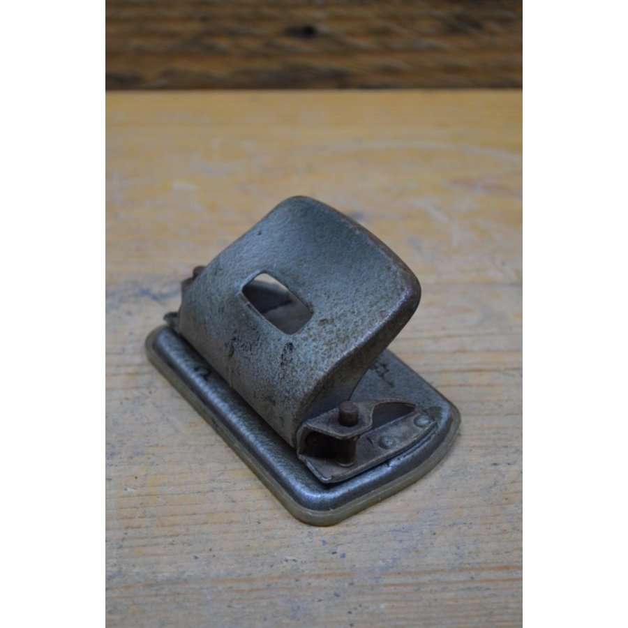 Vintage Leitz 38 perforator-3