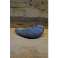 thumb-Schattige betonnen zeehond – liggend beeld voor vijverrand of tuin-3