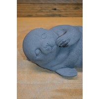 thumb-Schattige betonnen zeehond – liggend beeld voor vijverrand of tuin-5