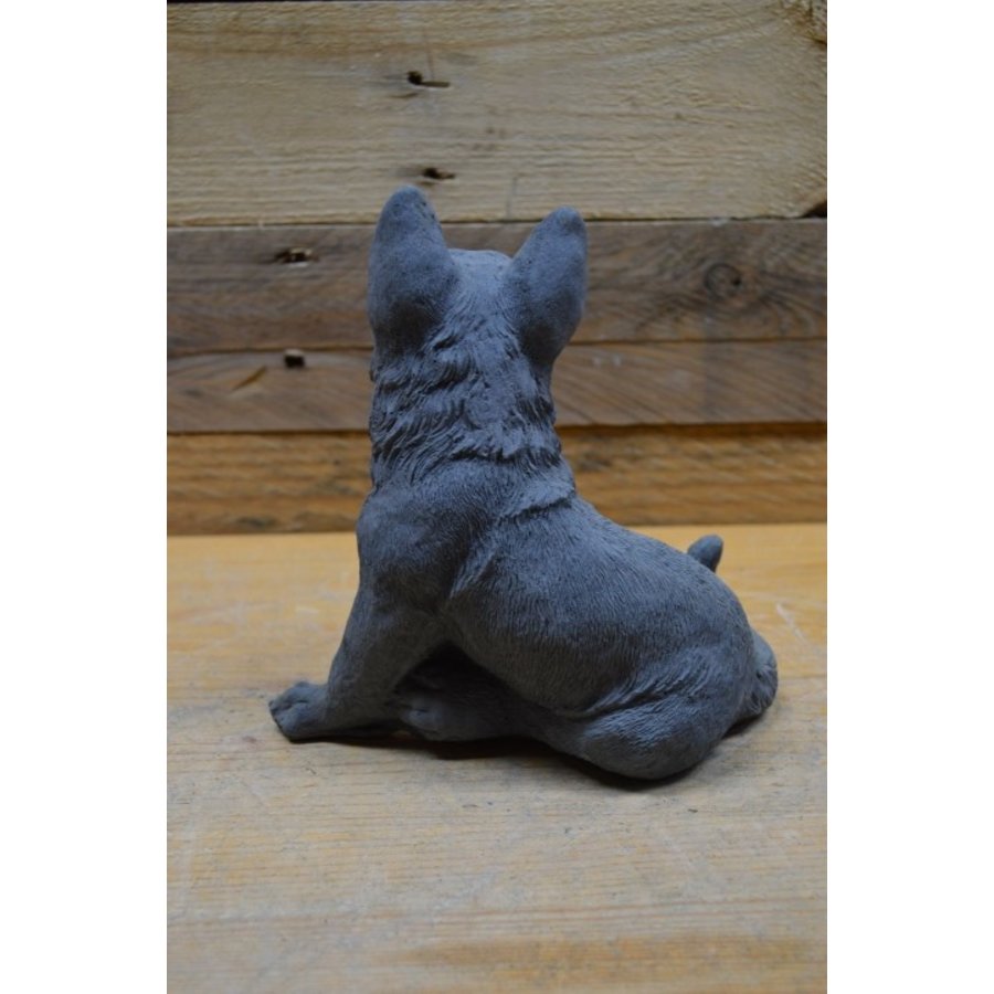 Trouw beeld van een zittende herdershond – betonnen tuinbeeld of aandenken-3