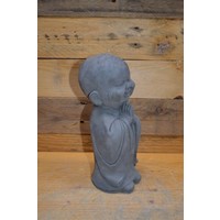 thumb-Biddende Shaolin monnik van beton – vrolijk tuinbeeld voor binnen en buiten-2