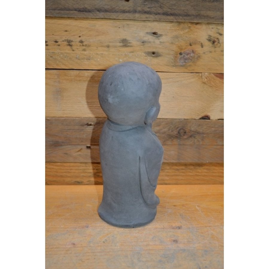 Biddende Shaolin monnik van beton – vrolijk tuinbeeld voor binnen en buiten-3