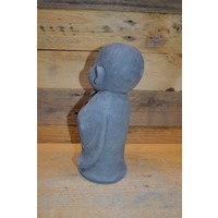 thumb-Biddende Shaolin monnik van beton – vrolijk tuinbeeld voor binnen en buiten-4